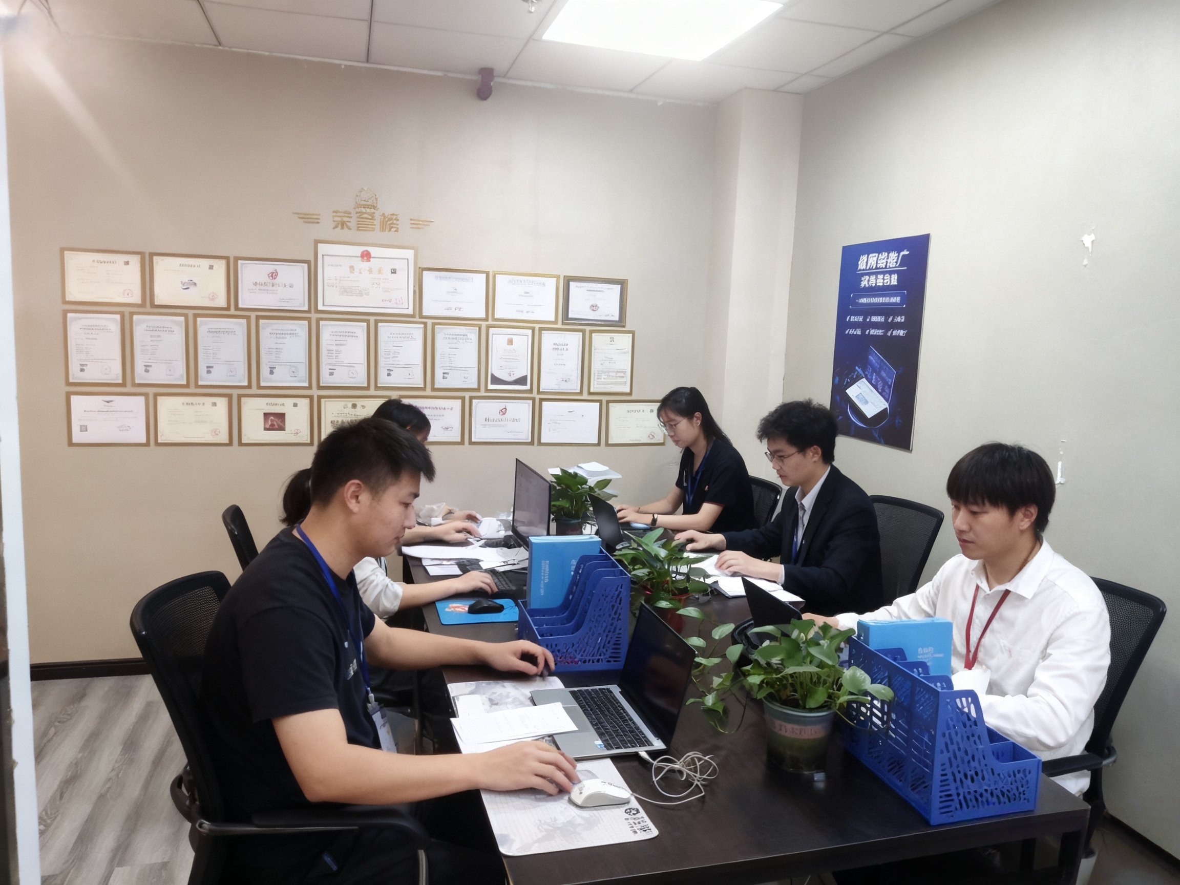 公司实拍：短视频制作与现场沟通画面